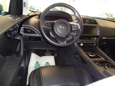Jaguar XE 2.0 D 180 CV aut. Prestige, Anno 2019, KM 36835 - główne zdjęcie