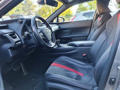 Lexus NX NX Hybrid 4WD Luxury, Anno 2017, KM 130000 - główne zdjęcie