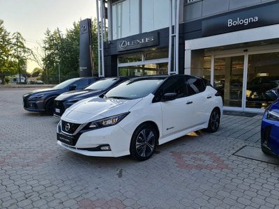 Nissan Leaf Tekna 40 kWh ProPilot Park, Anno 2021, KM 35000 - główne zdjęcie