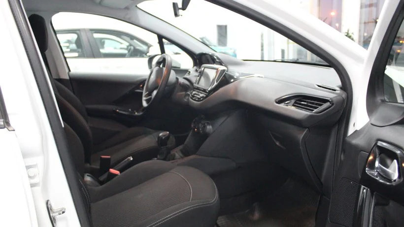 PEUGEOT 208 1.2 PureTech S&S Active 82 - główne zdjęcie