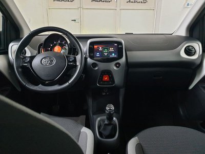 Toyota Aygo Connect 1.0 VVT i 72 CV 5 porte x play DA 104,00 AL - główne zdjęcie