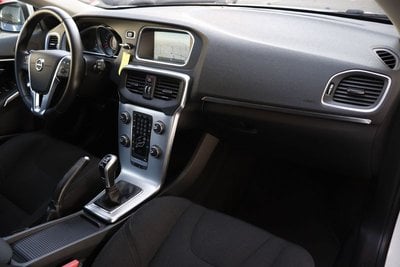 Volvo V40 D2 Kinetic, Anno 2017, KM 58000 - główne zdjęcie